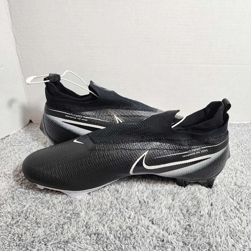 Nike dominate field